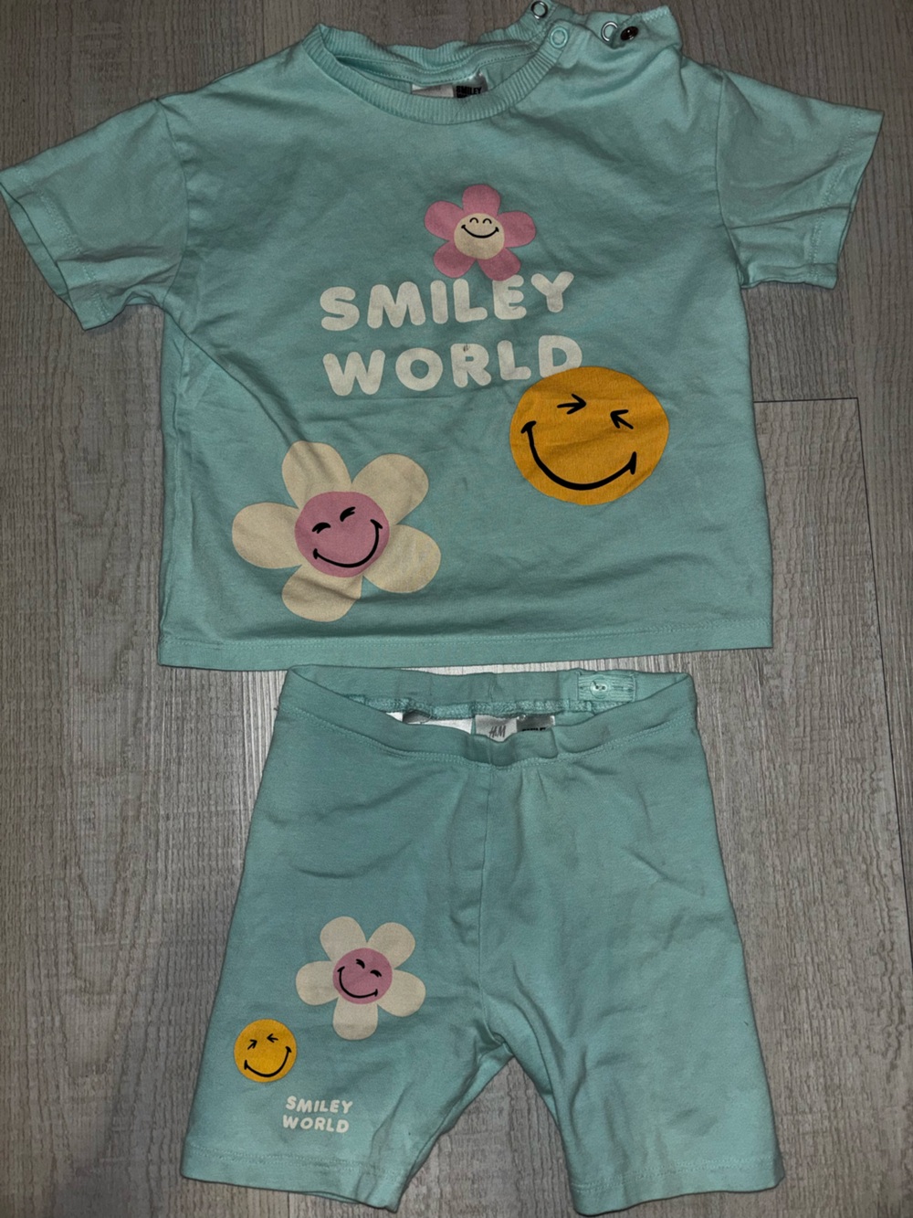 H&M x SmileyWorld Toddler Short Set